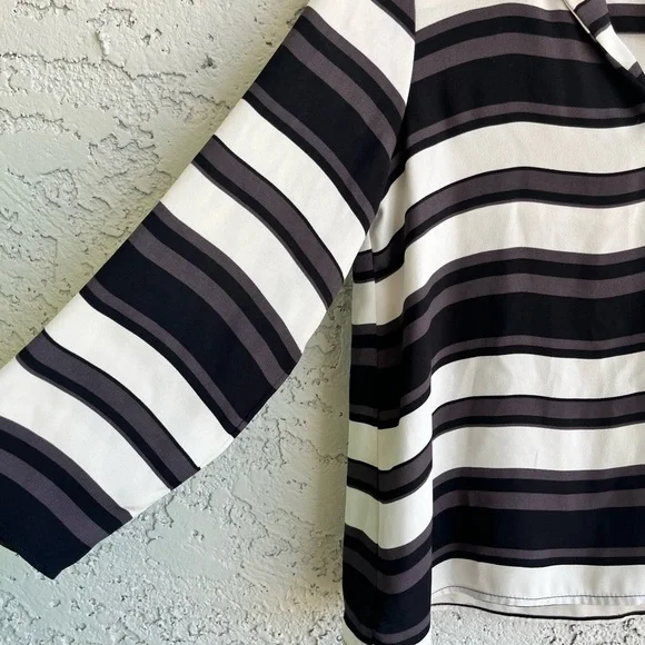 ZARA Basics Quarter Sleeve V-Neck Striped Blouse Women’s Small - Picture 3 of 6